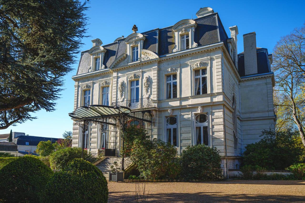 Chateau La Comtesse De Loire & Spa Saumur Bagian luar foto
