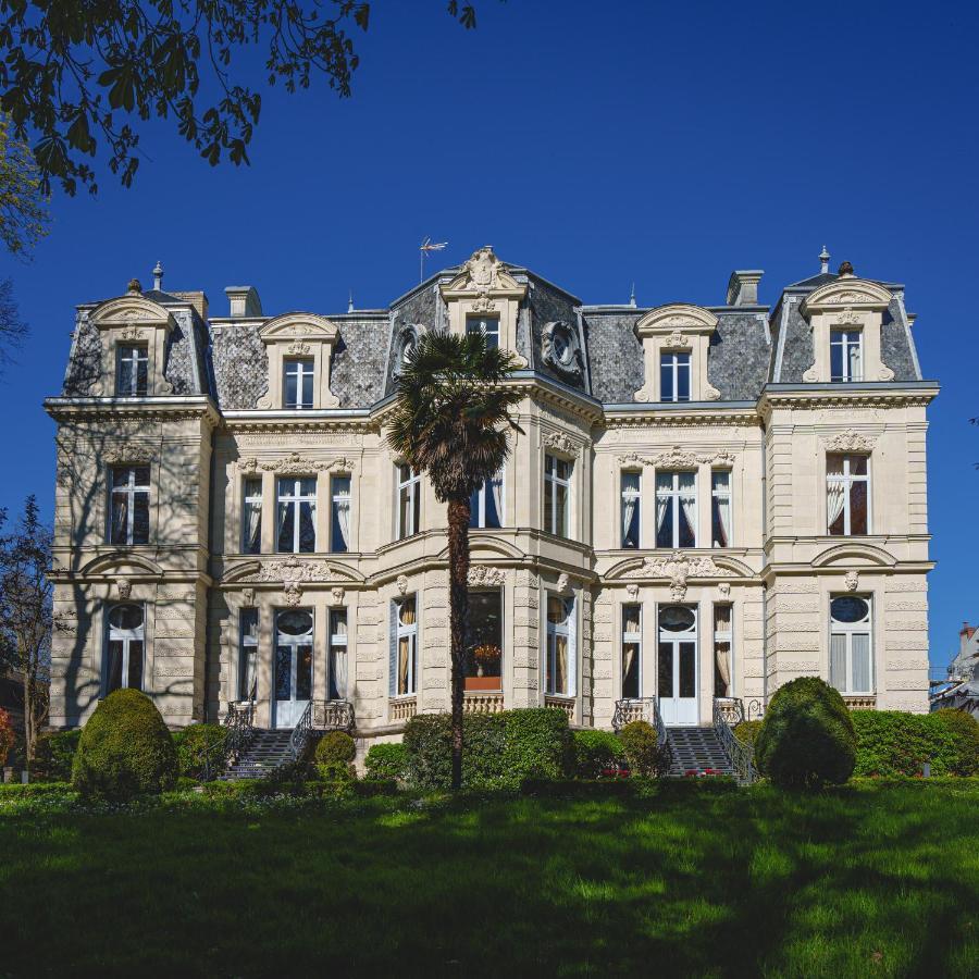 Chateau La Comtesse De Loire & Spa Saumur Bagian luar foto